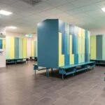 gavle-tunnplat-inspiration-8 Plåtskåp i skola, blå och gula kulörer